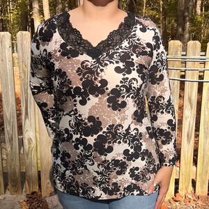 Soma Intimates Lace V-Neck Damask Black White Beige Night Shirt Size Medium